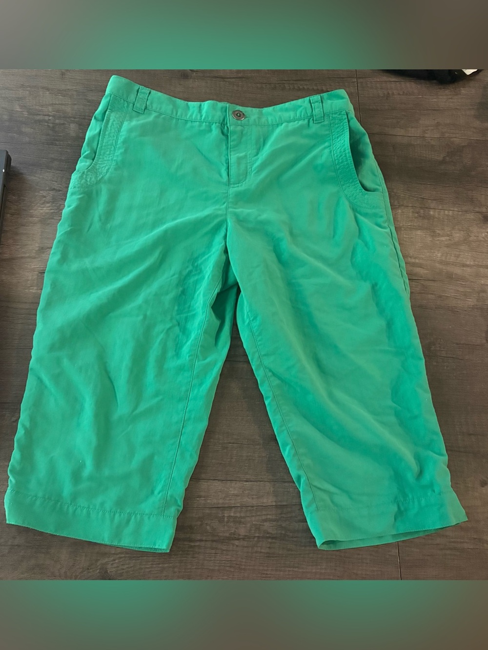 Patagonia Girls Size L (12) Green Lightweight Hiking Capri Crop Pants